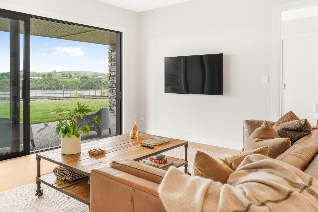 Lakeside Karapiro Downstairs Apartment 케임브리지 외부 사진