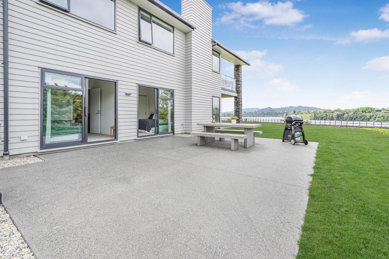 Lakeside Karapiro Downstairs Apartment 케임브리지 외부 사진